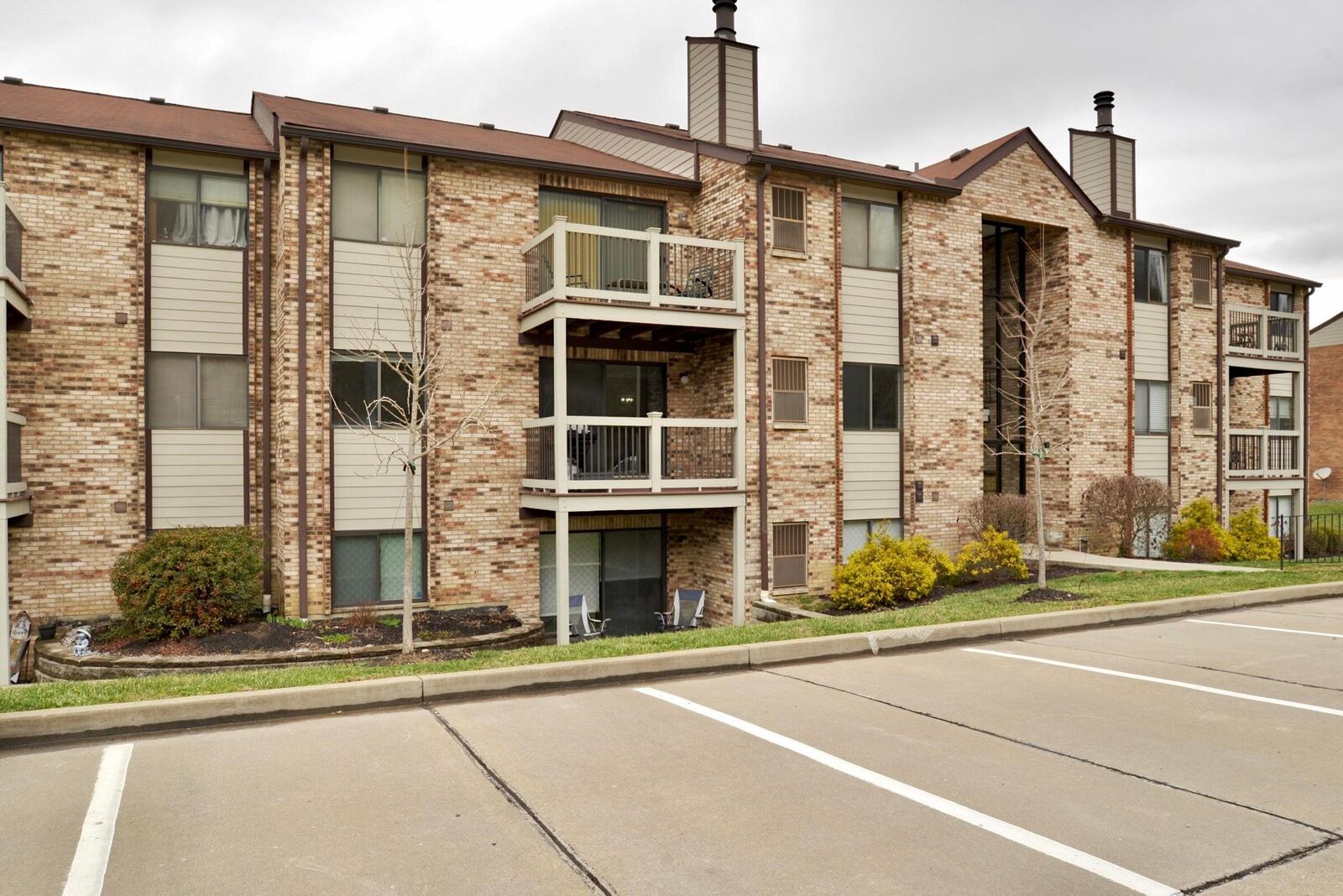 Property Photo: 14 Woodland Hills Drive KY 41071