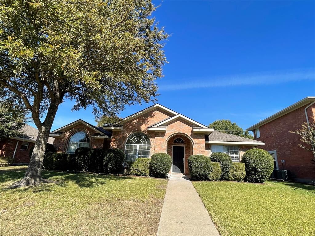 Property Photo: 1415 Woodmont Drive TX 75002