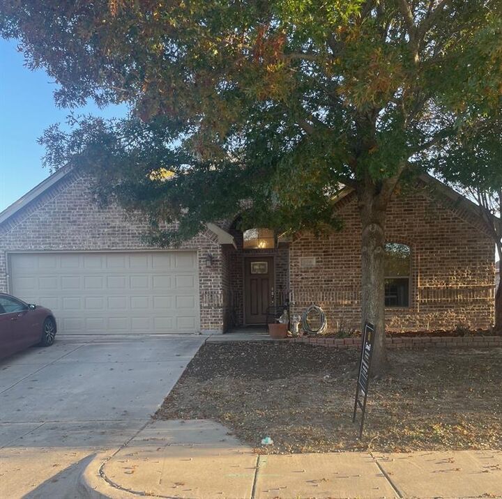 Property Photo: 368 Lockwood Lane TX 76087