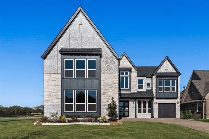 Property Photo: 6945 Pampas Place TX 76084