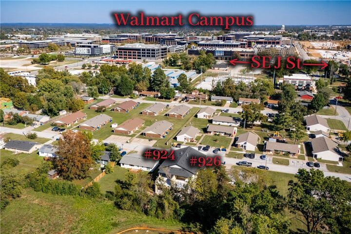 Property Photo: 926 SE G Street AR 72712