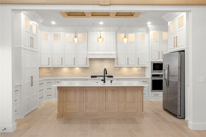 Property Photo: 420 Bronco Street AR 72719