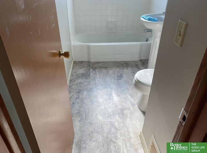 Property Photo:  3470 S 82nd Street  NE 68124 