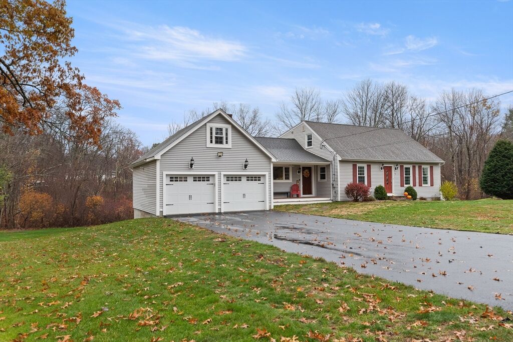 Property Photo:  5 Mercury Circle  MA 01810 