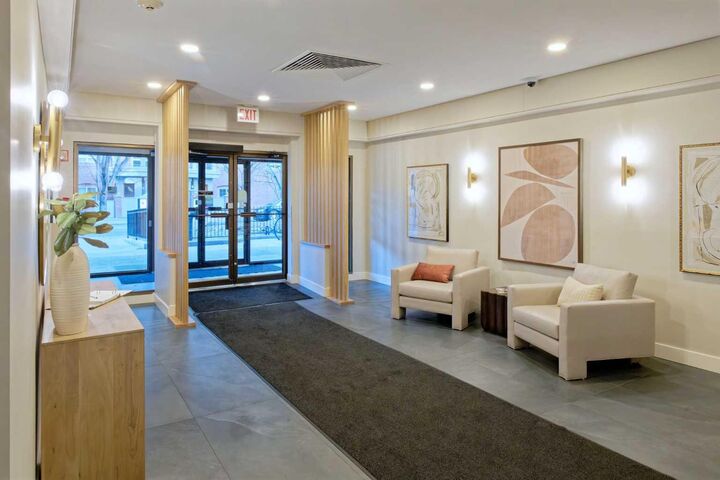 Property Photo:  225 25 Avenue SW 305  AB T2S 2V2 