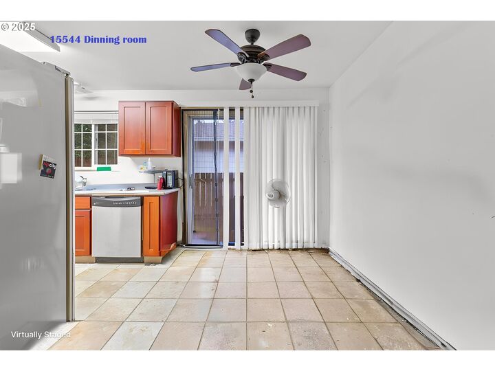 Property Photo:  15544 NE Couch St  OR 97230 