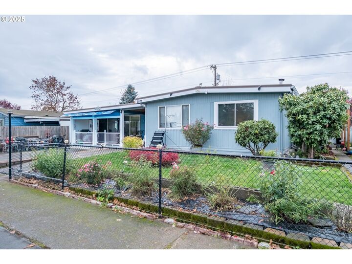 Property Photo: 2973 Surfwood Dr NE OR 97305