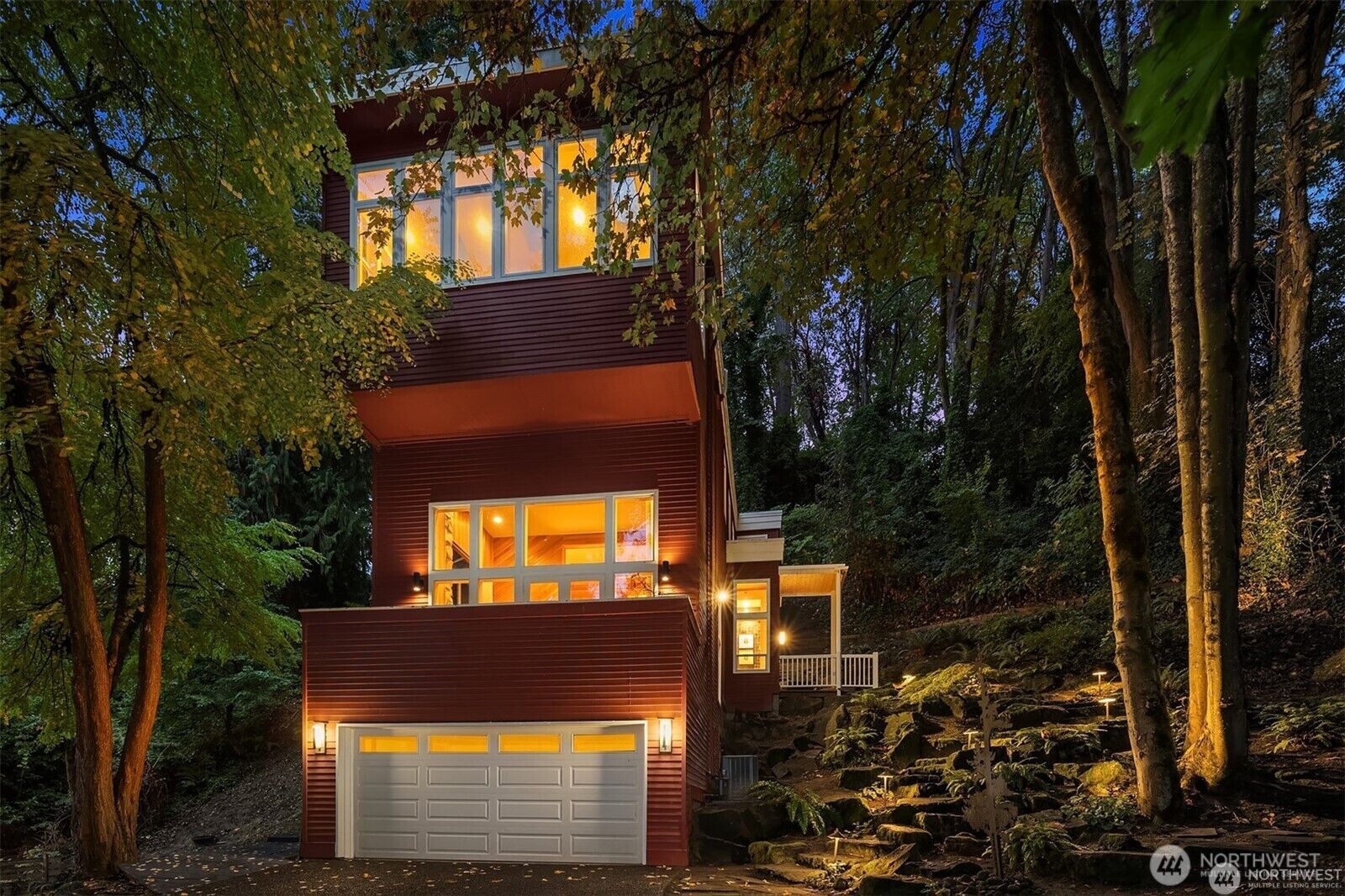 Property Photo:  207  Euclid Avenue  WA 98122 