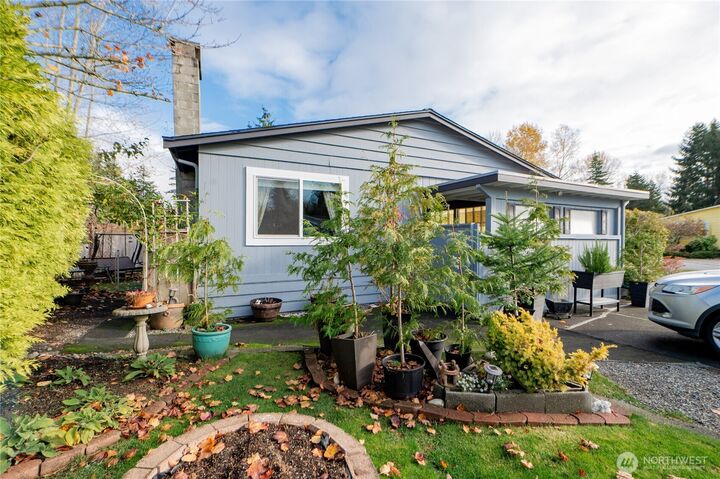 Property Photo: 8370 Harborview Road 15 WA 98230