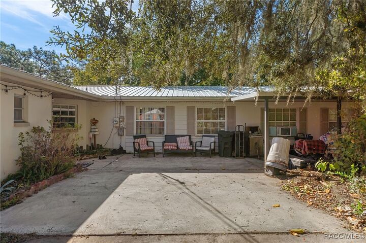 Property Photo:  8372 E Lake Bradley Road  FL 34436 