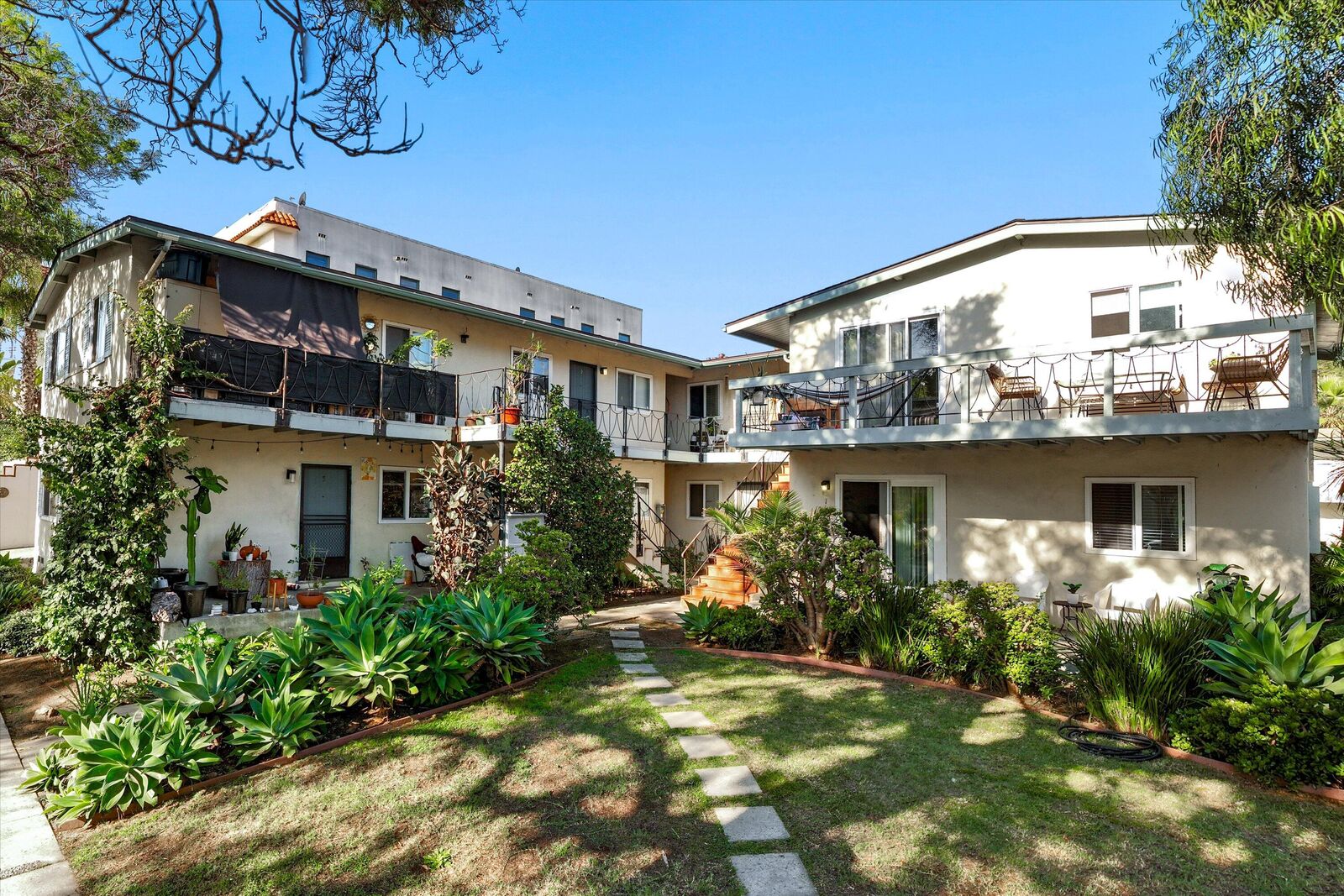 Property Photo:  333 E Carrillo Street  CA 93101 