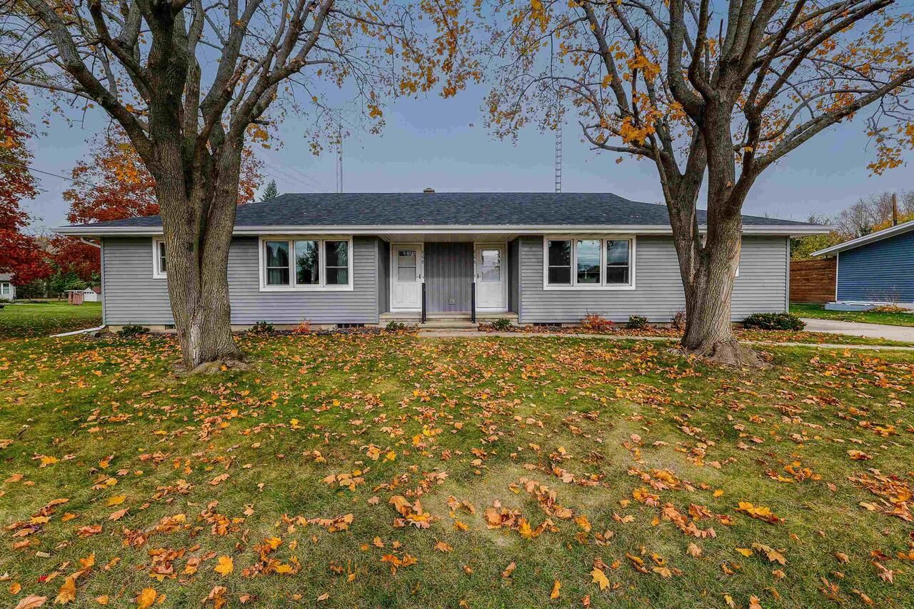 Property Photo:  806-808 Rock River Avenue  WI 53963 