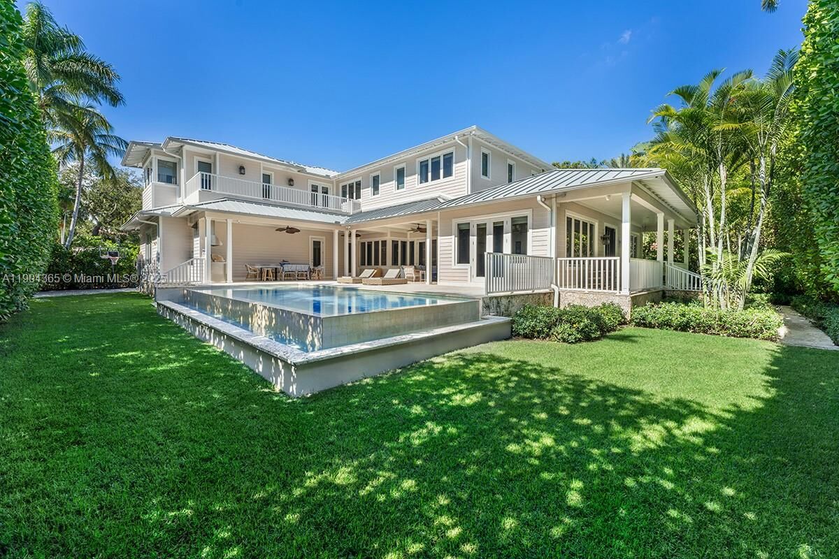 Property Photo:  2500 Regatta Ave  FL 33140 