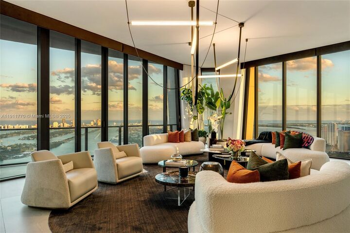 Property Photo: 1000 Biscayne Blvd 5101 FL 33132