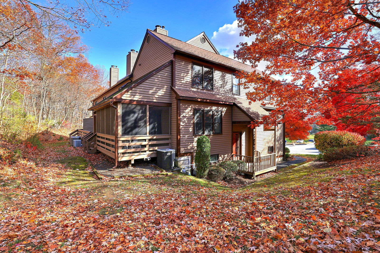 Property Photo:  13 Shadow Wood Circle 13  CT 06468 