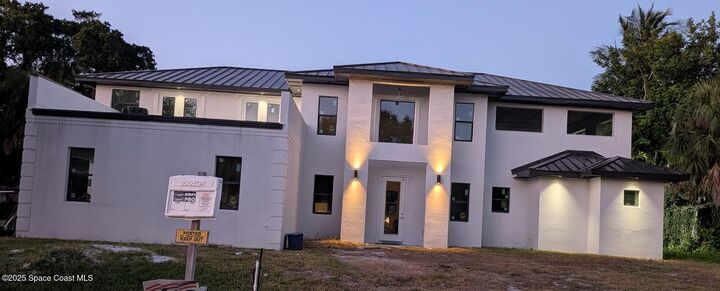 Property Photo:  508 Magnolia Avenue  FL 32951 