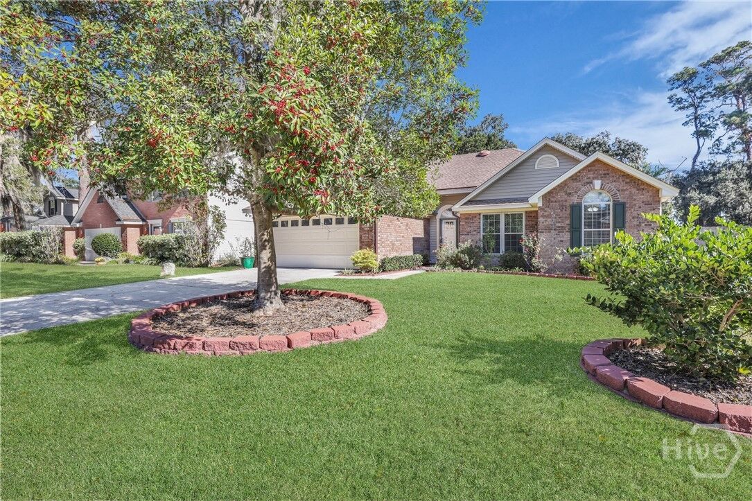 Property Photo:  120 Blueleaf Court  GA 31410 