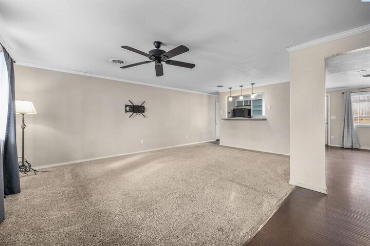 Property Photo:  621 Westwind Drive  WA 98953 