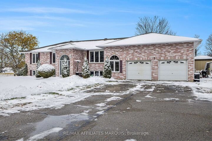 Property Photo: 8 Davis Lane ON K7A 4S5