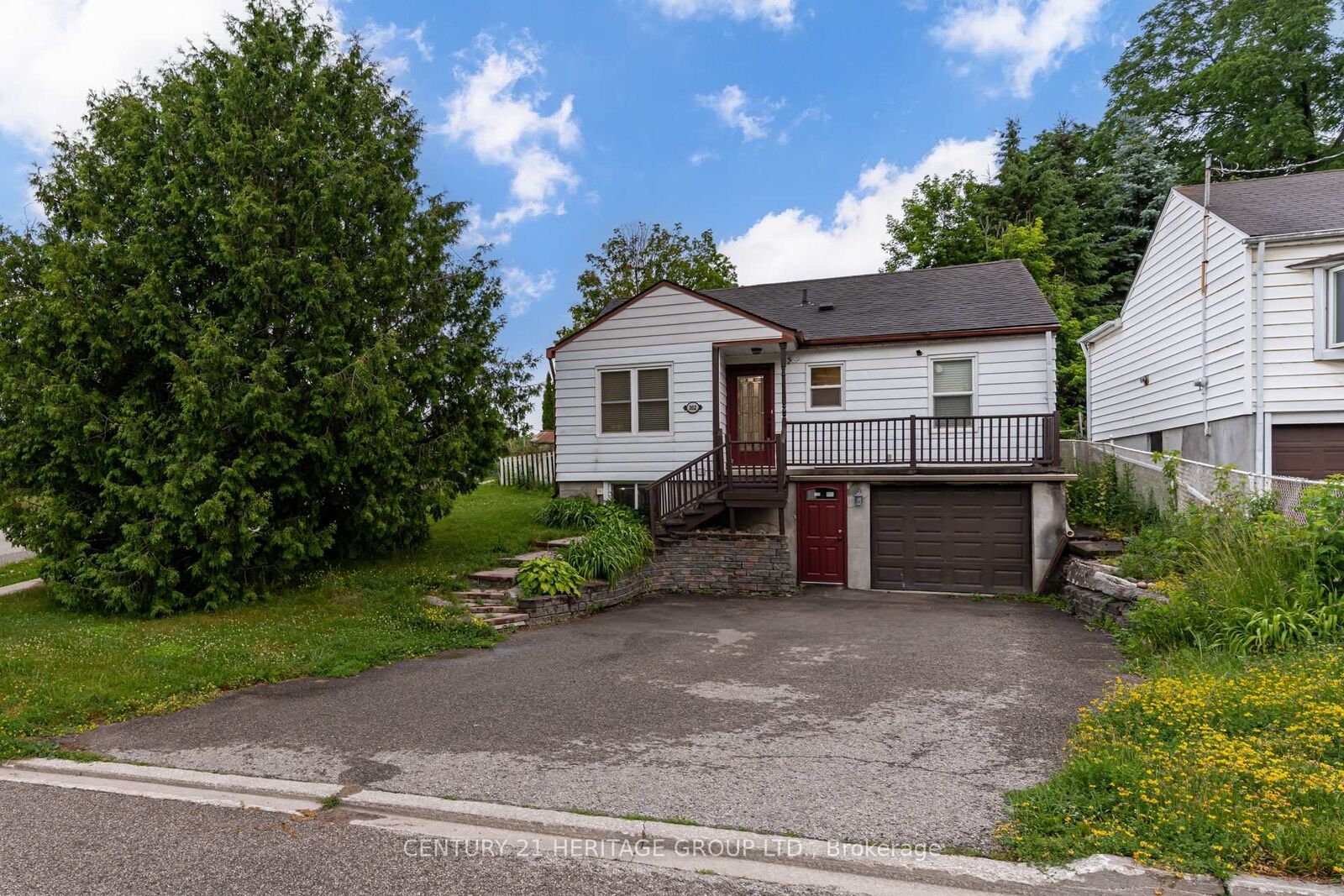 Property Photo:  302 Avenue Road Bsmt  ON L3Y 1P2 