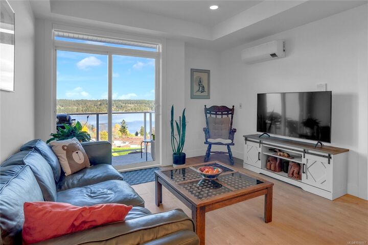 Property Photo:  201 Dogwood Dr 402  BC V9G 0C3 