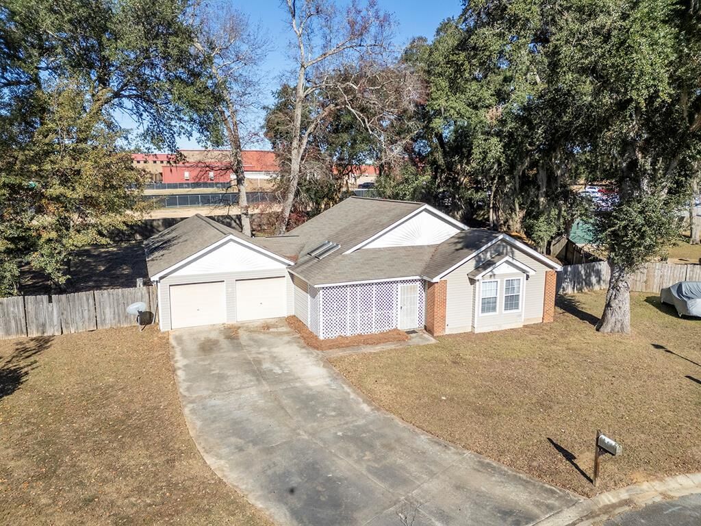 Property Photo:  105 Wildmeade Court  GA 31763 