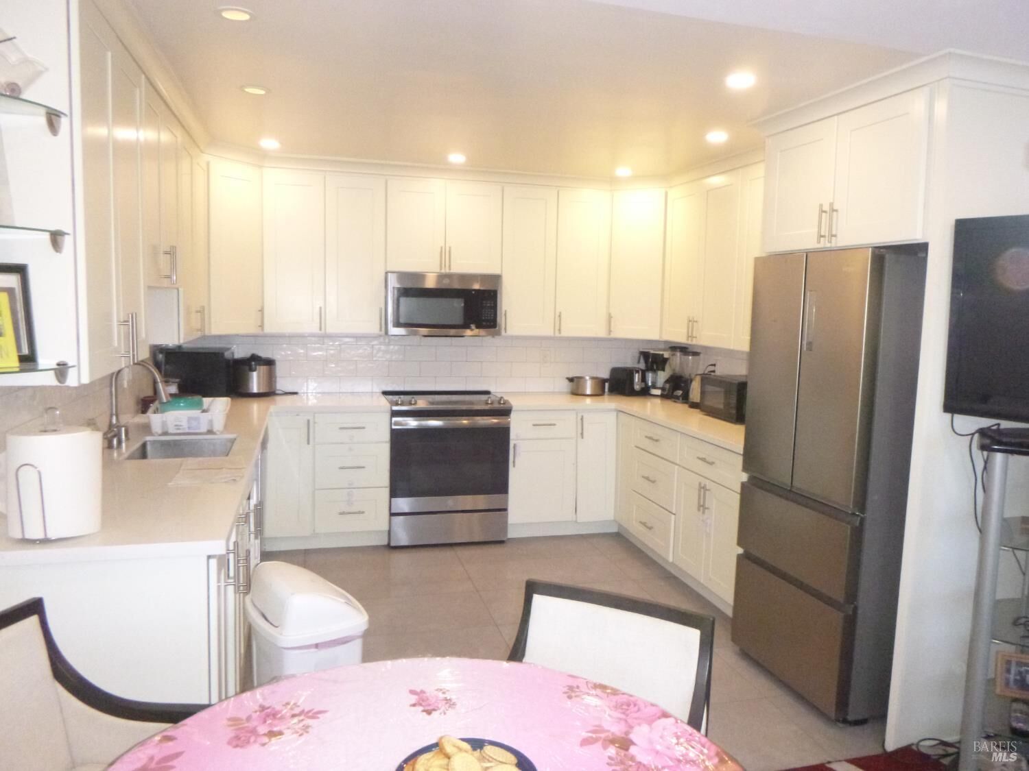 Property Photo: 155 Canal Street 7 CA 94901