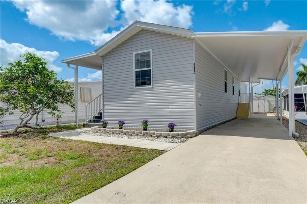 Property Photo:  932 Palm Dr 274  FL 34114 