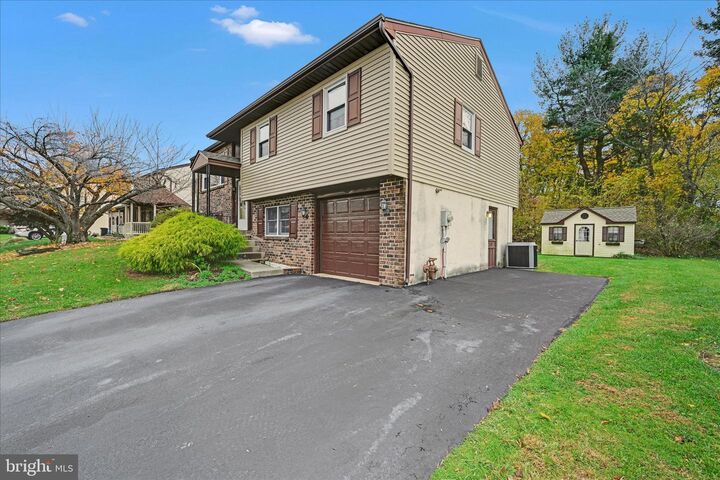 Property Photo:  914 Suellen Drive  PA 19605 