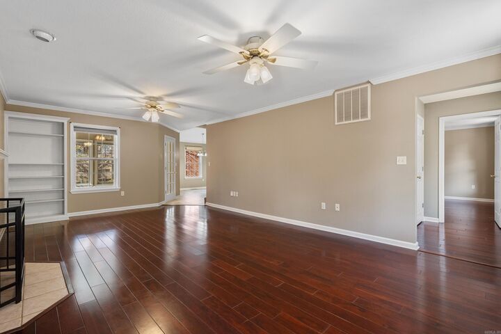 Property Photo:  5 Kings Row  AR 71901 