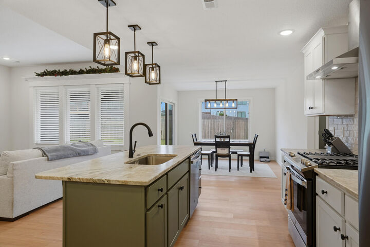 Property Photo: 3308 Gray Birch Dr MO 65202