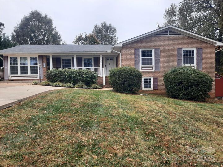 121 Greenview Drive  Kannapolis NC 28081 photo