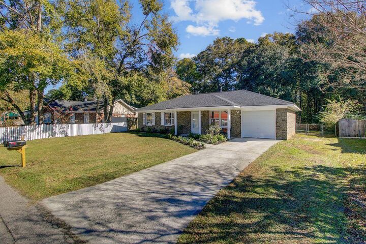 Property Photo: 316 Village Green Circle SC 29486