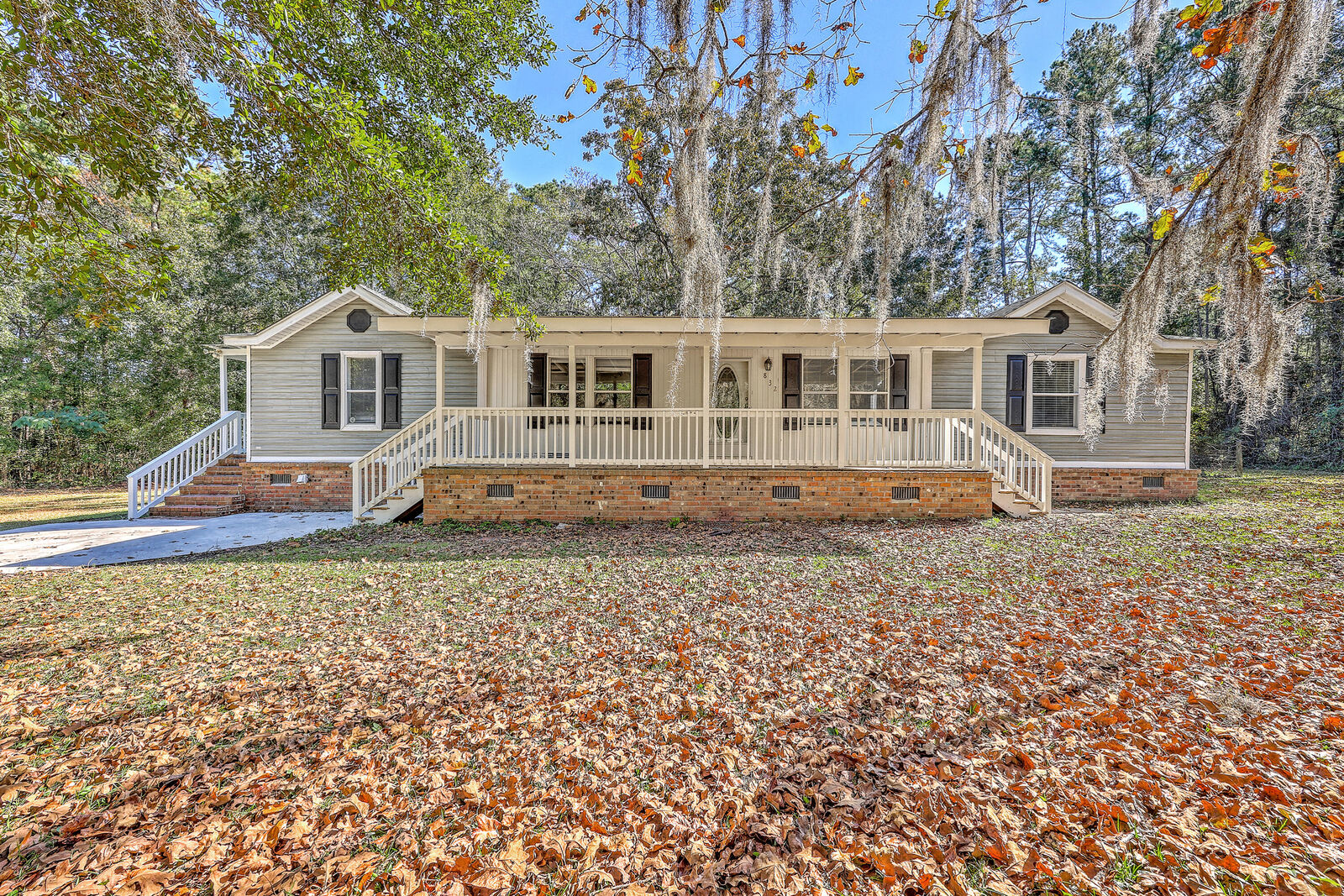 Property Photo:  832 Laura Lane  SC 29450 