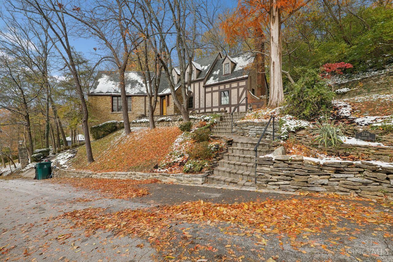 Property Photo: 3736 Dogwood Lane OH 45213