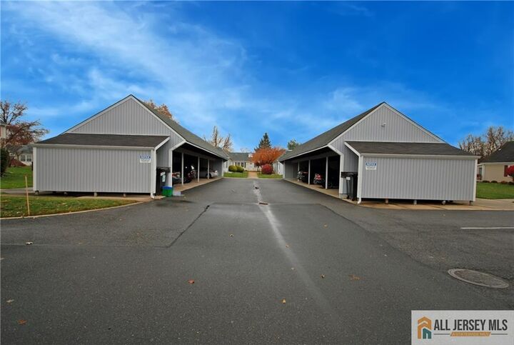 Property Photo:  174 Portland Lane 174D  NJ 08831 