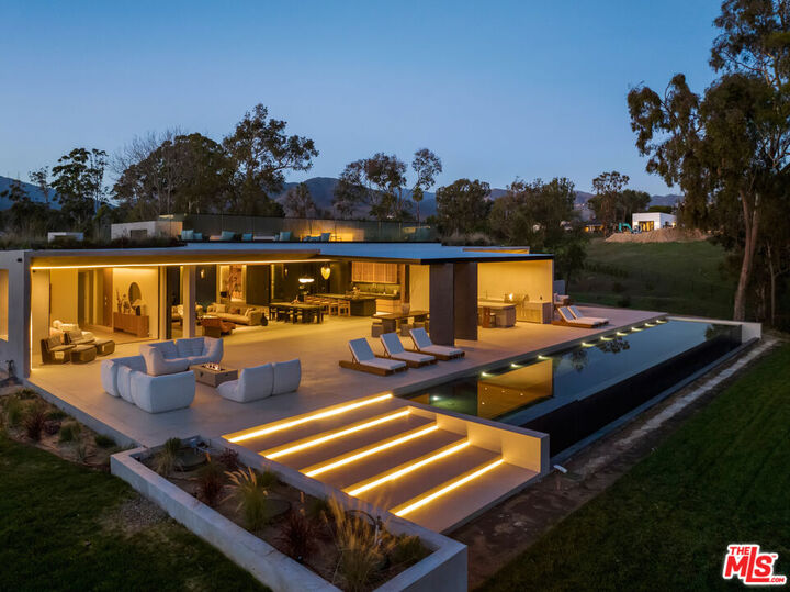 Property Photo:  29200 Larkspur Ln  CA 90265 