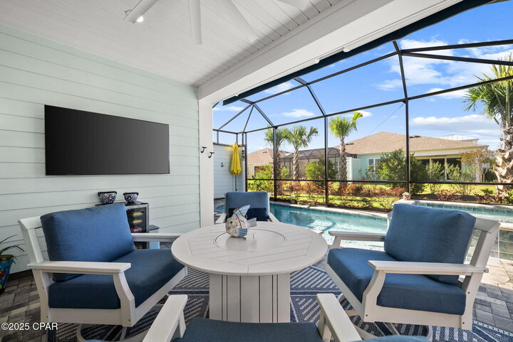 Property Photo:  8408 Hang Loose Court  FL 32413 