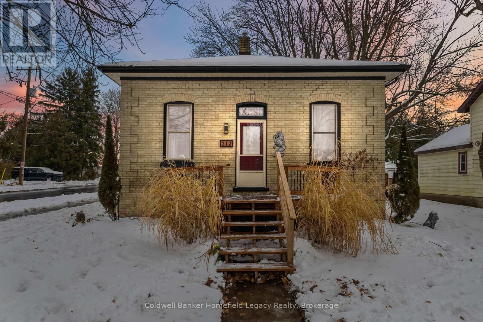 Property Photo: 212 Andrew Street ON N0M 1S1