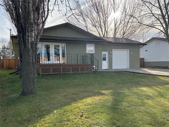 Property Photo: 718 Broadway Avenue MB R0K 1G0