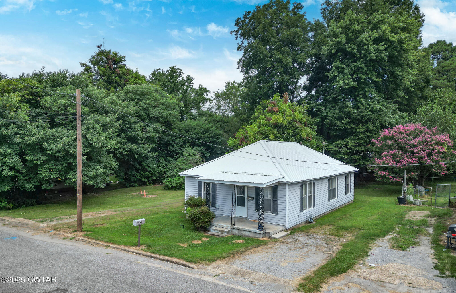 Property Photo:  1518 E Wheeler Street  TN 38024 