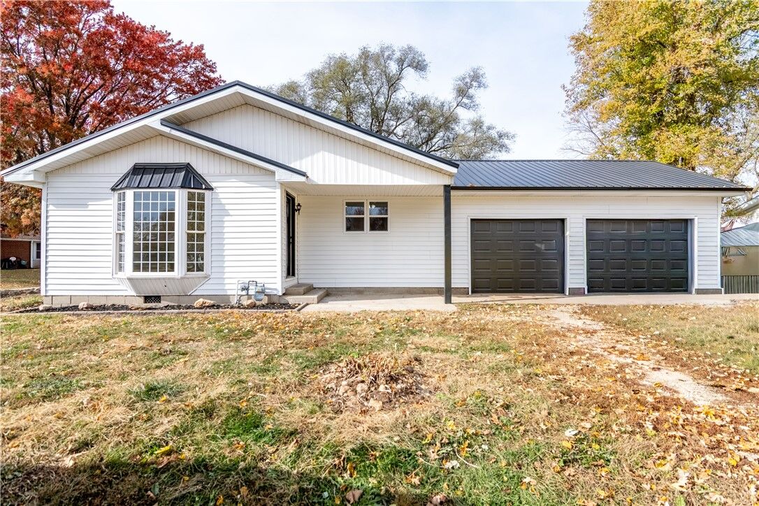 Property Photo: 309 S Park Street IL 62534