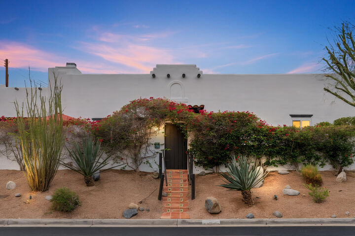 Property Photo:  54510 Avenida Alvarado  CA 92253 