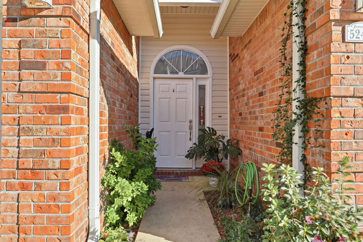 Property Photo:  524 Valparaiso Parkway Unit B  FL 32580 