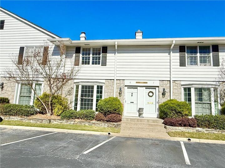 Property Photo:  136 Peachtree Memorial Drive NW Ga8  GA 30309 