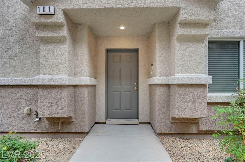 Property Photo: 10134 Aspen Rose Street 101 NV 89183