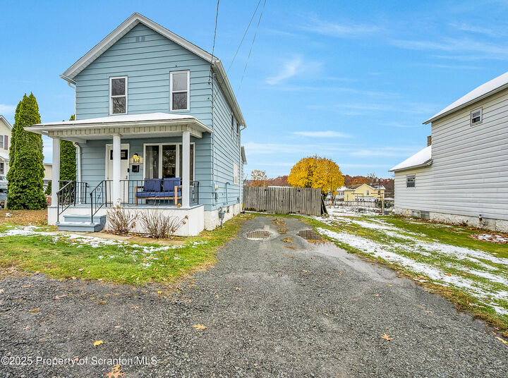 Property Photo:  820 Oak Street  PA 18403 