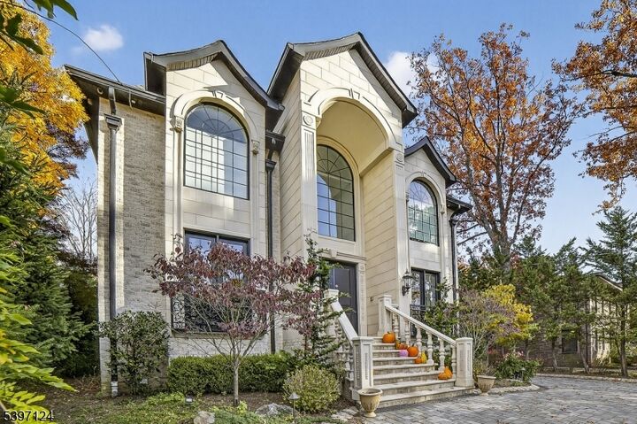 Property Photo: 1096 Briar Way NJ 07024