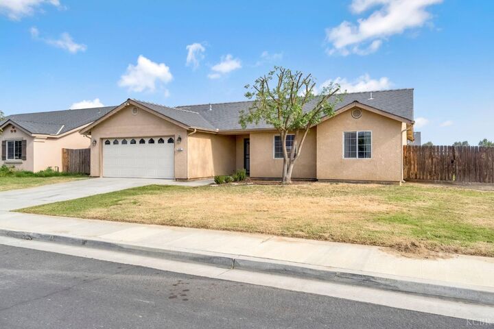 Property Photo: 1881 S Wishon Avenue CA 93230