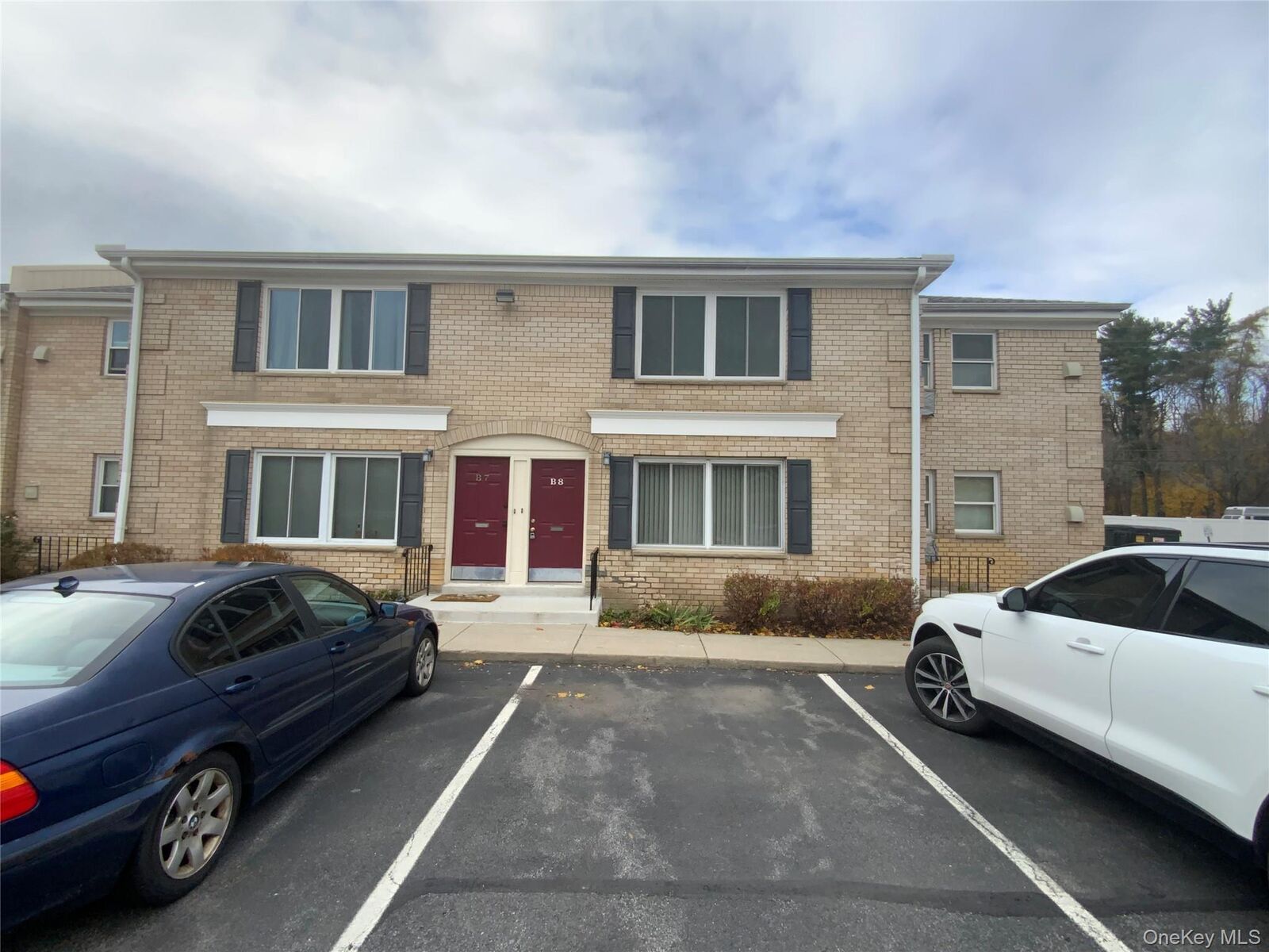 Property Photo:  250 Beechwood Avenue 8B  NY 12601 